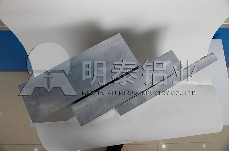 用于汽車-模具-百葉窗5052鋁板多少錢一噸？廠家為您詳細介紹